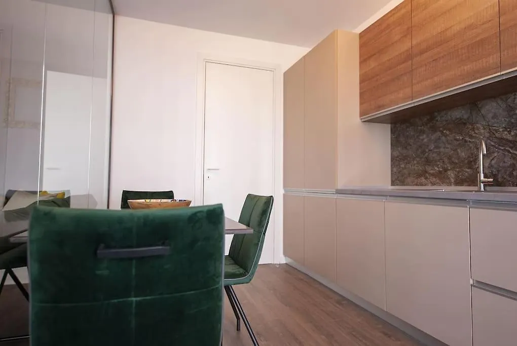 Apartment The Shades Of Grey 123 - Cloud9 Residence - Pipera - Floreasca - Barbu Vacarescu Area Bucharest